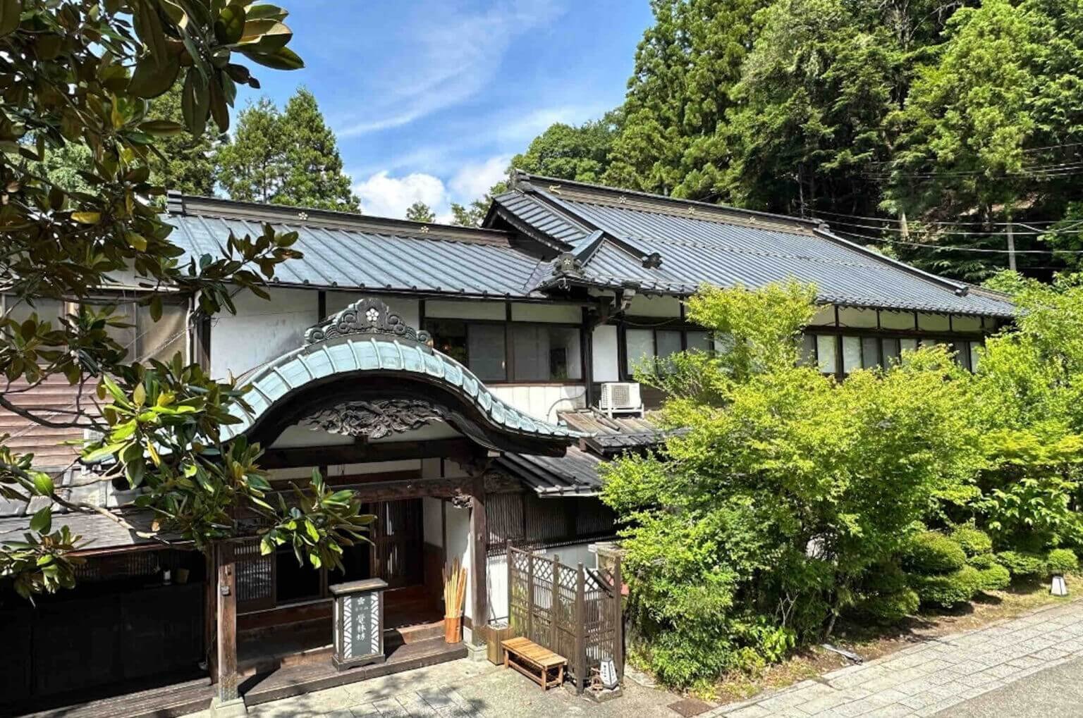 Cultural Experiences kakurinbo’s main building
